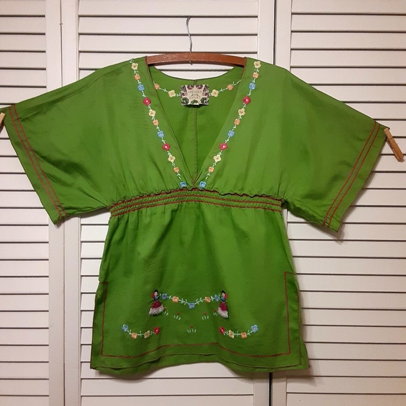 Embroidery Chelsa & Violet Plunge Neckline - Picture 8 of 9